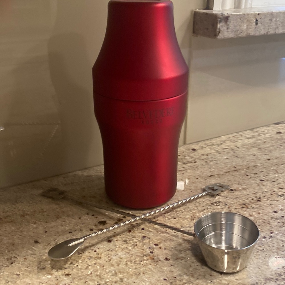 NWOT Belvedere shaker and utensils